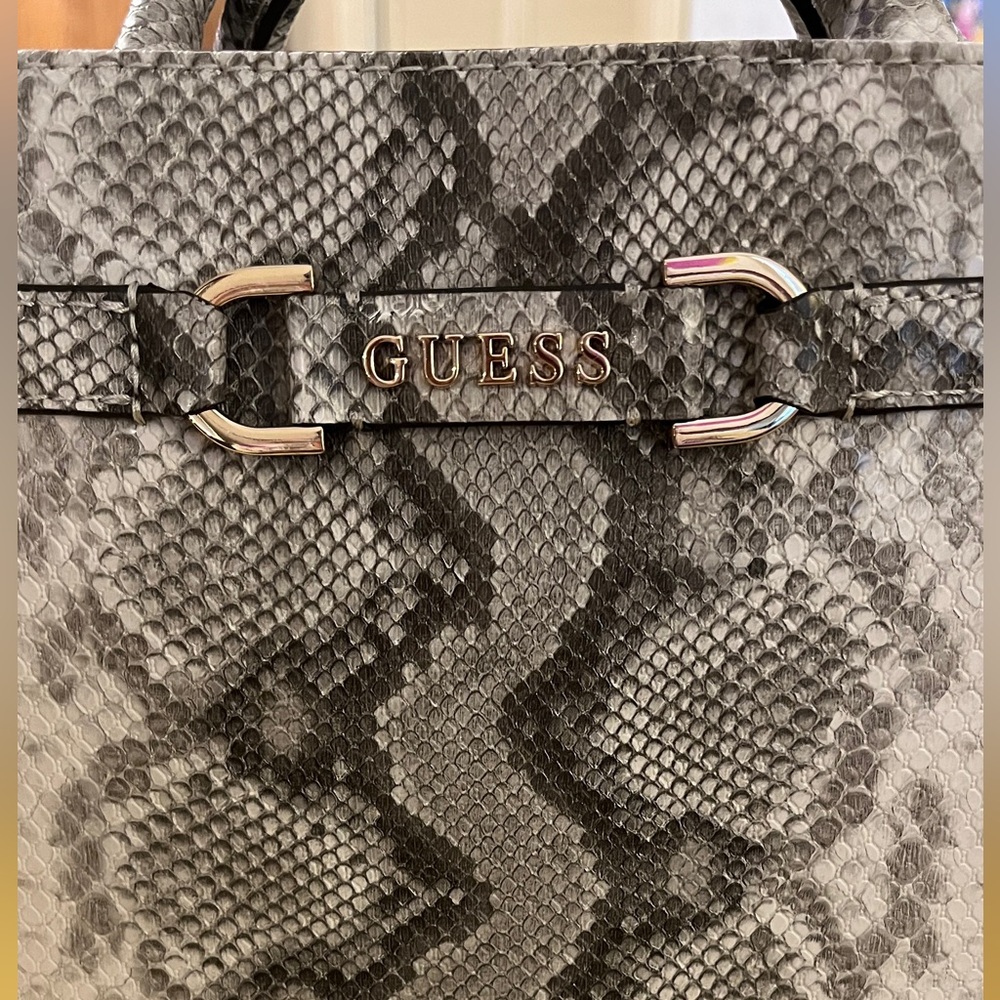 Guess top handle Satchel. - Picture 3 of 8
